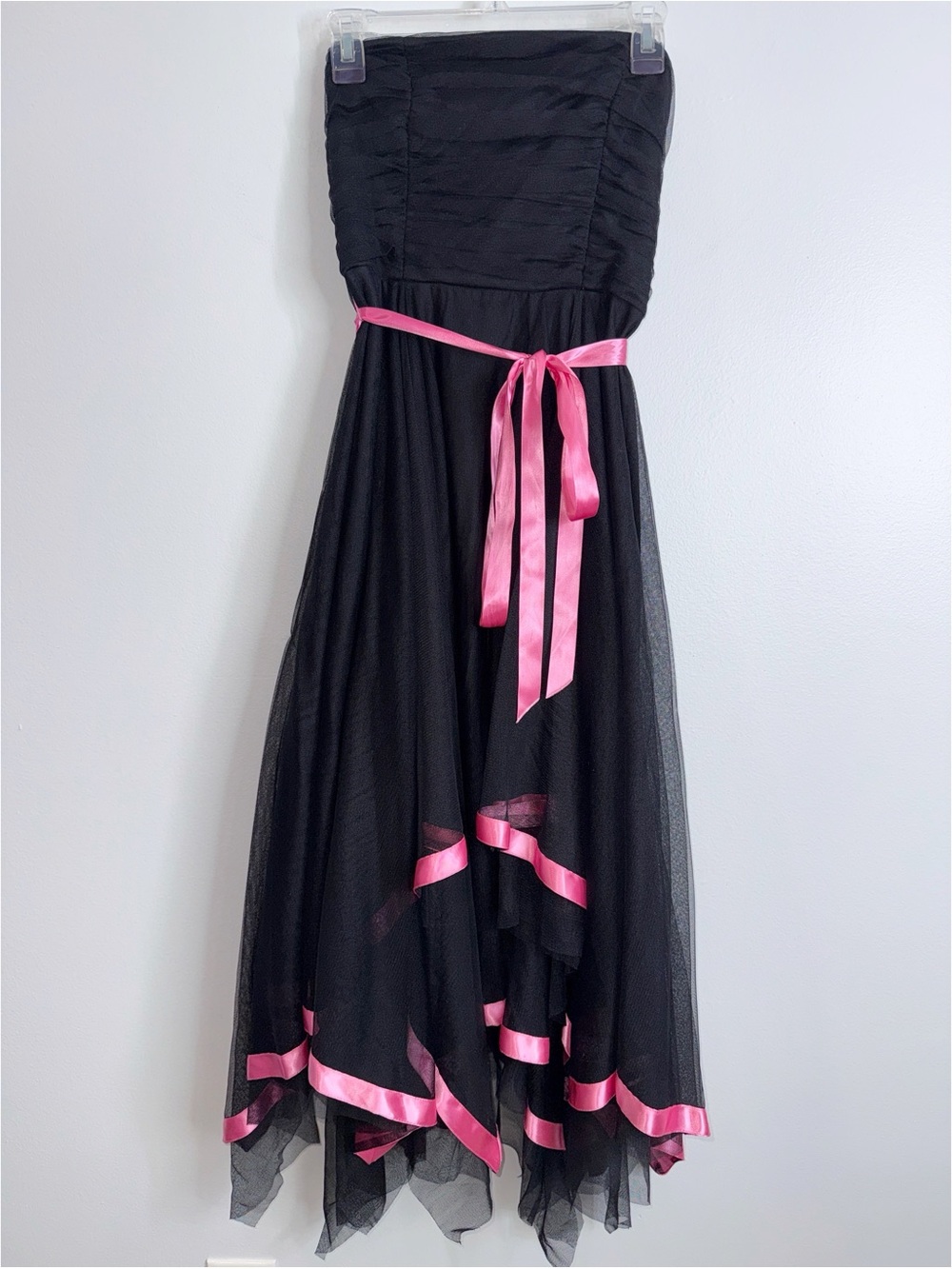Cachê vintage black asymmetrical hem tulle strapless dress with pink satin trim